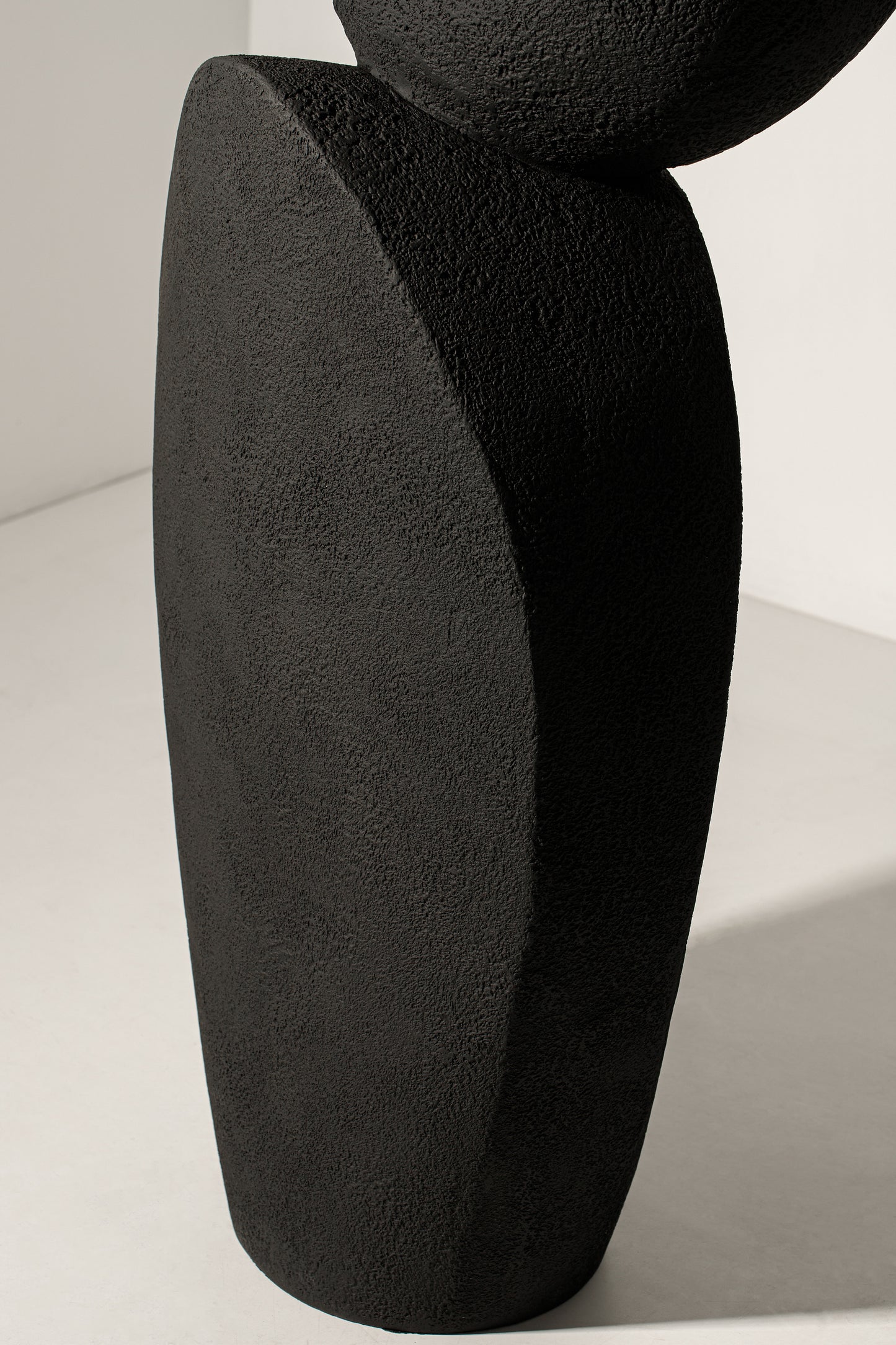 ONA sculpture textured finish