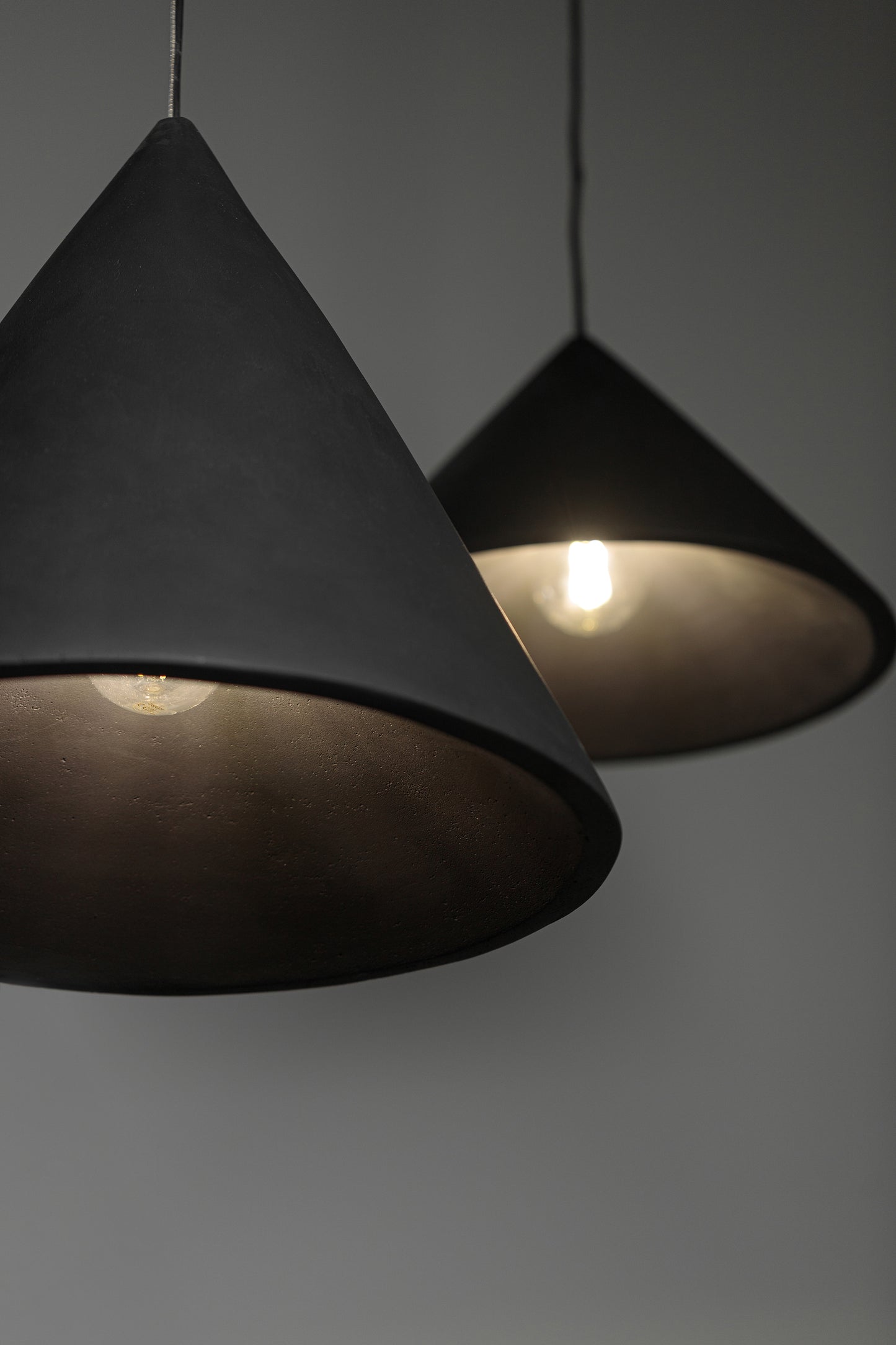 Lampa suspendată PEAK finisaj fin
