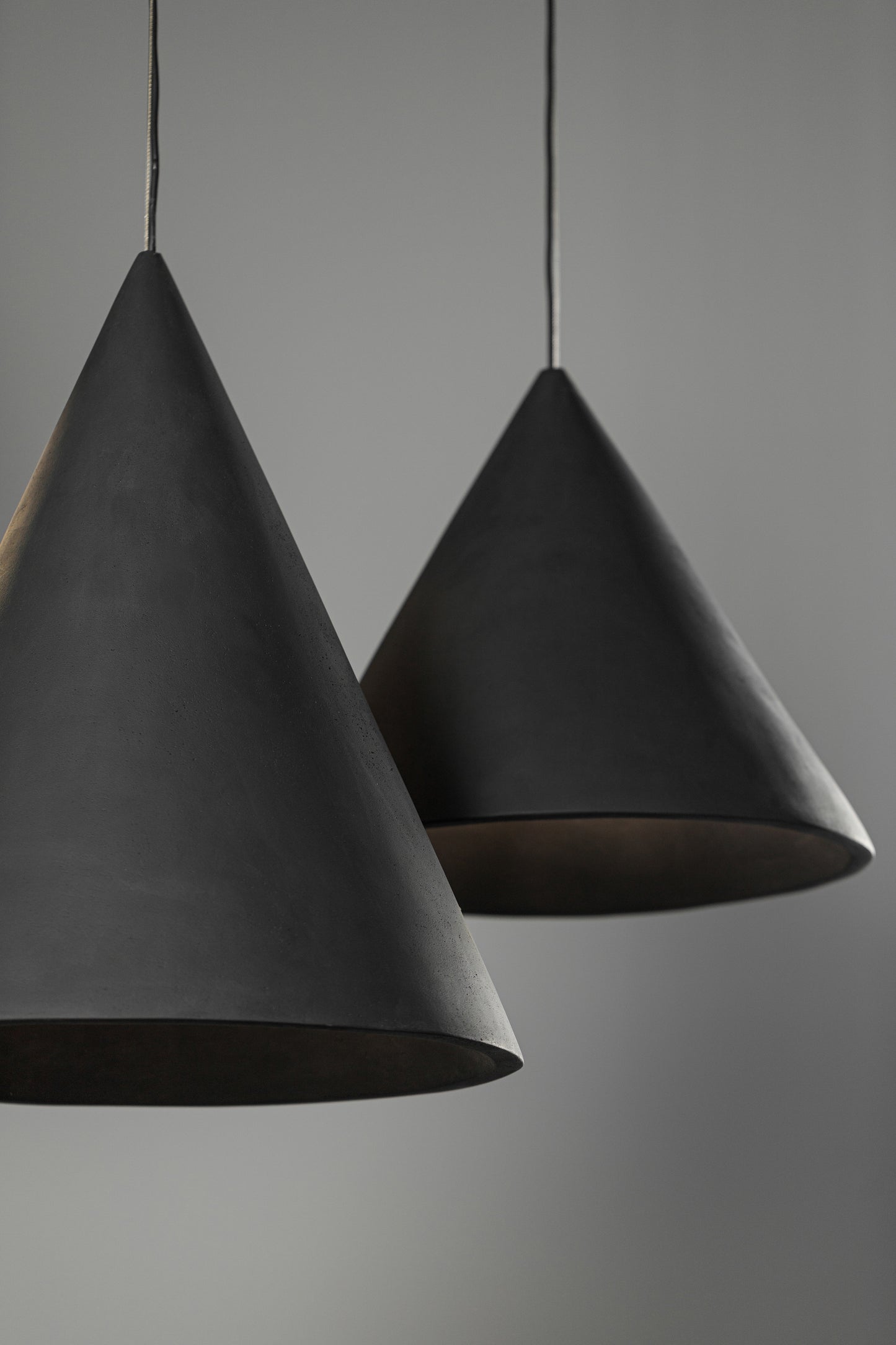 Lampa suspendată PEAK finisaj fin