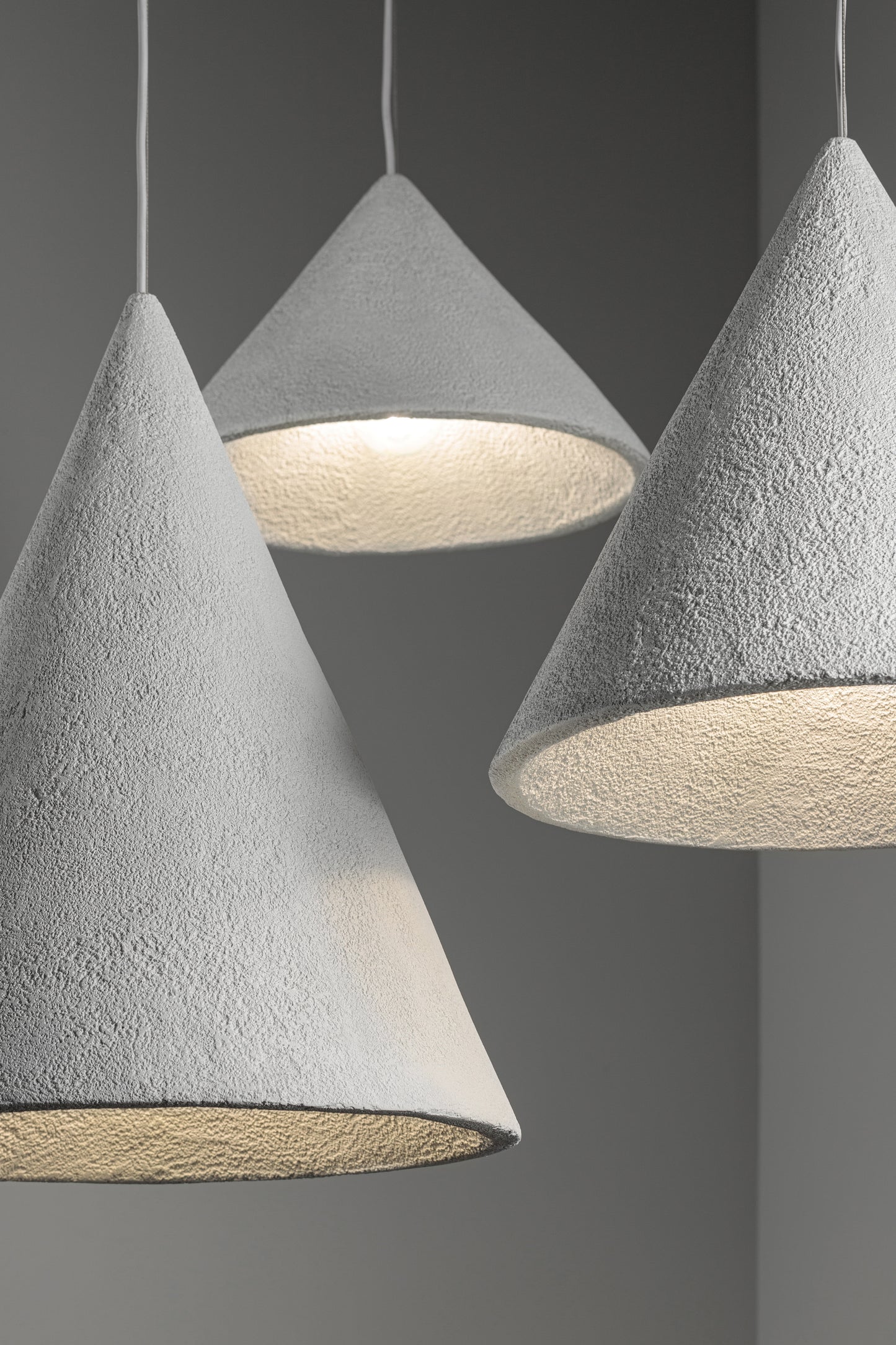 PEAK pendant lamp textured finish