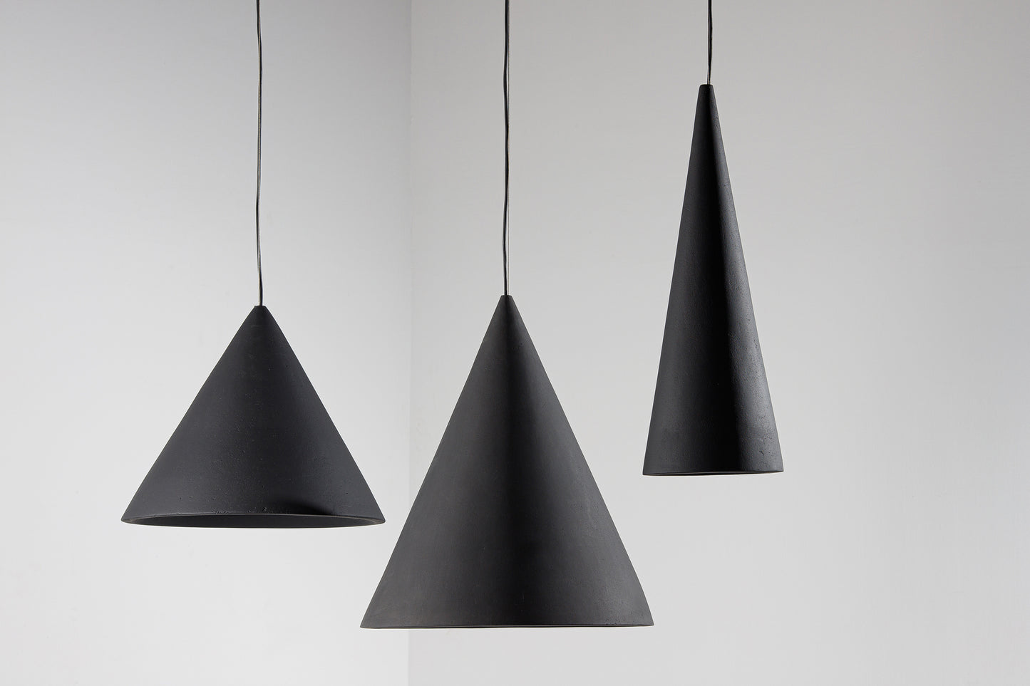Lampa suspendată PEAK finisaj fin