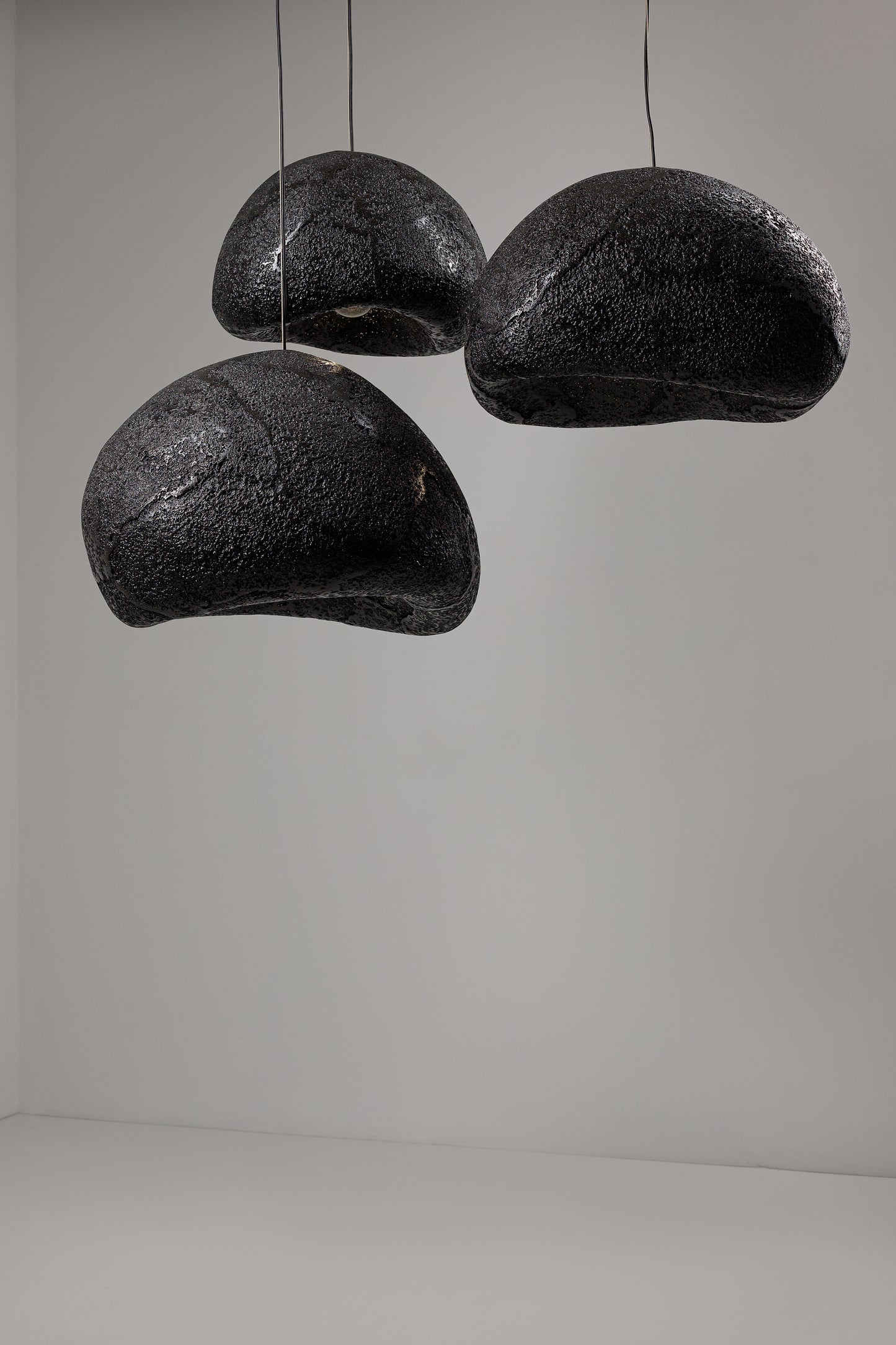 DUGON pendant lamp with textured finish