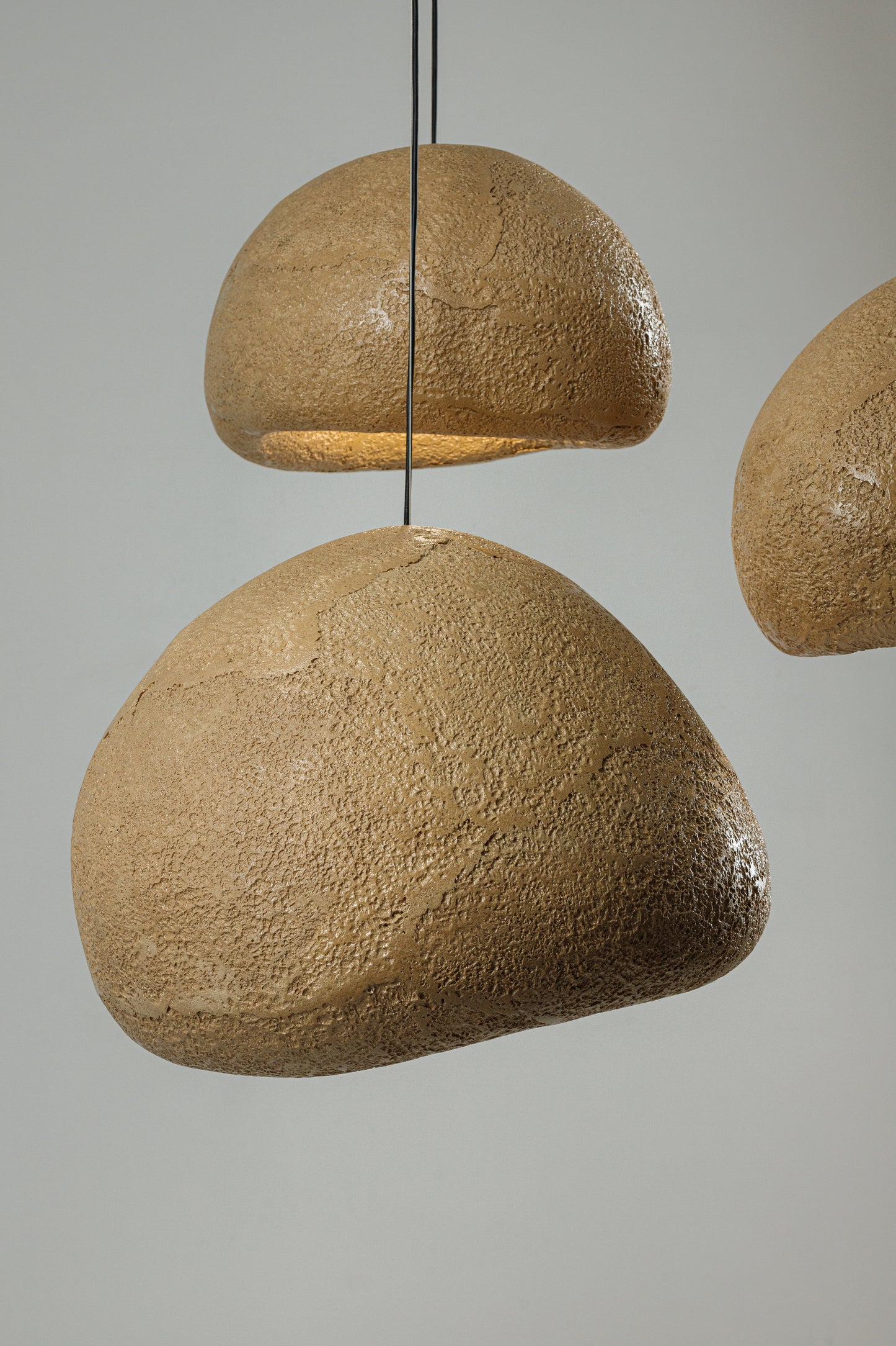 DUGON pendant lamp with textured finish