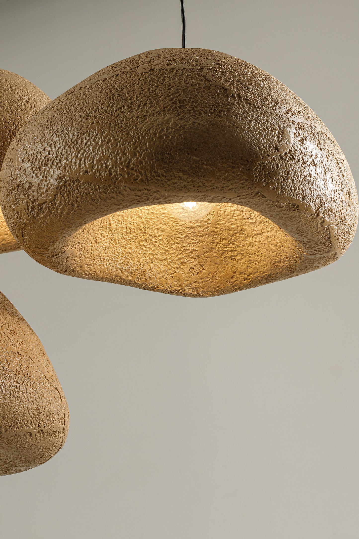 DUGON pendant lamp with textured finish