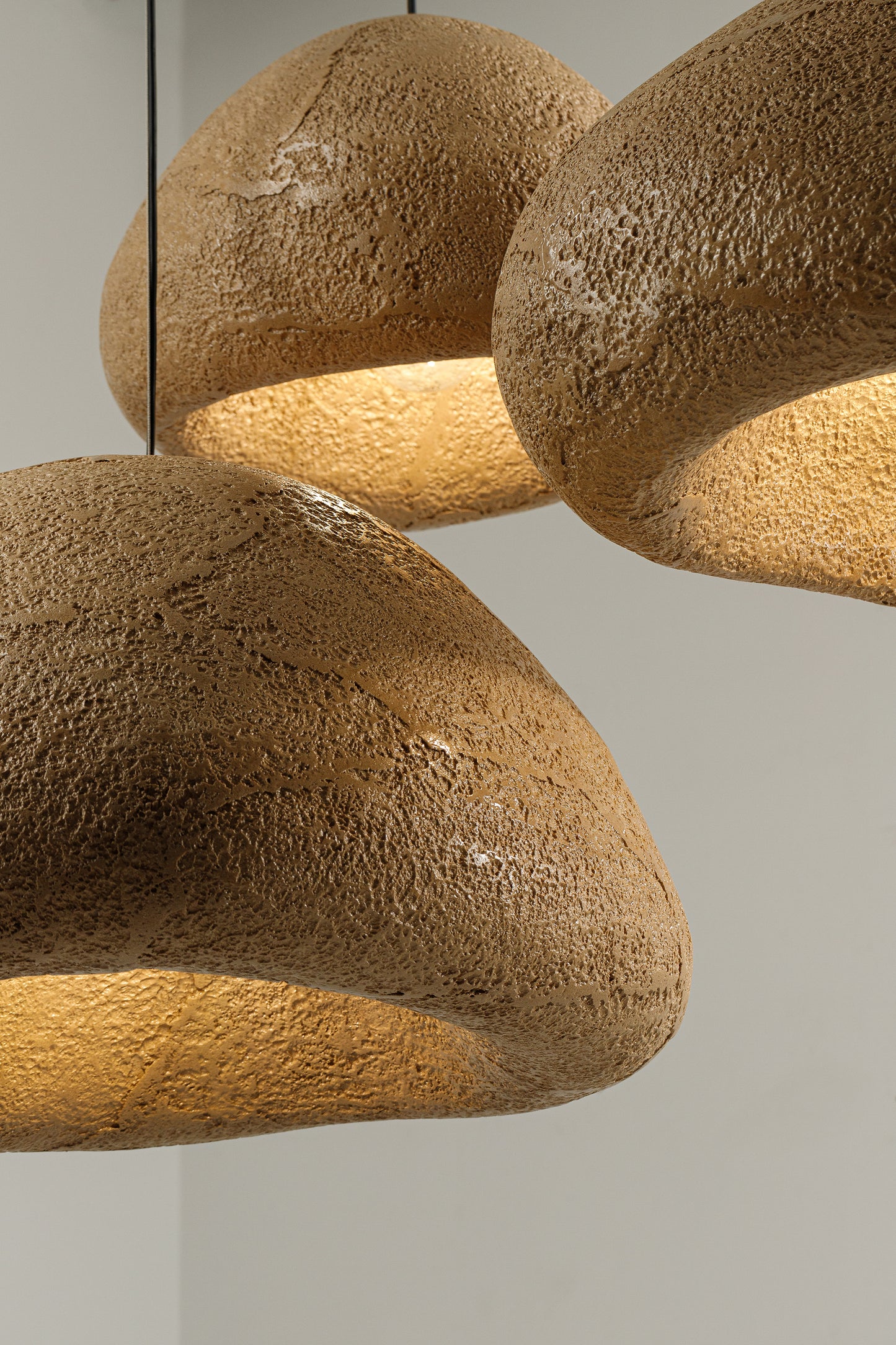 DUGON pendant lamp with textured finish