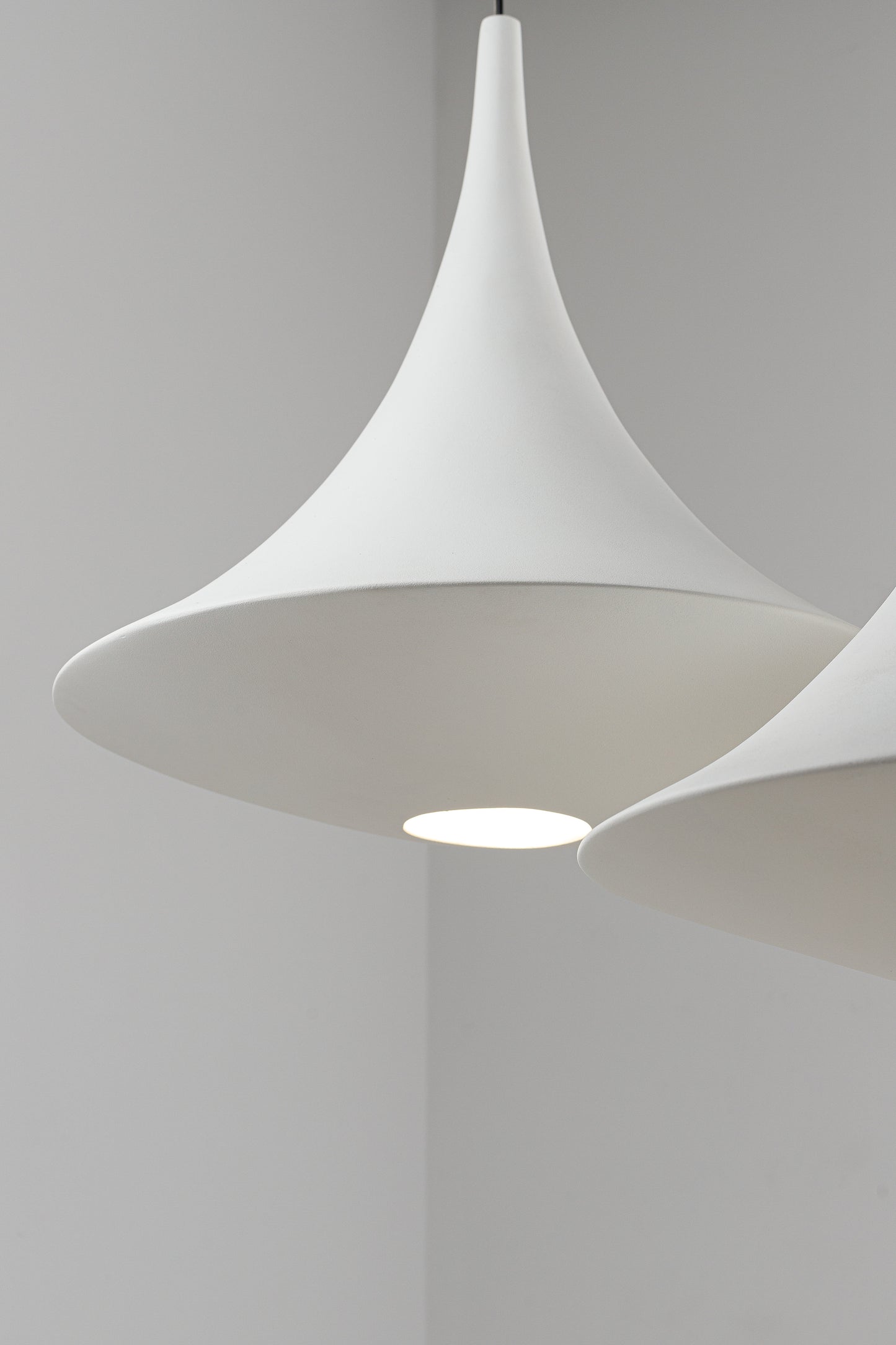 Lampa suspendată YULA finisaj fin